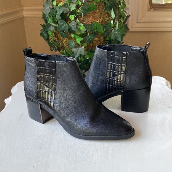 New Nine West Westlyno Black Faux Leather Ankle Boots Size 10 M - Picture 1 of 12